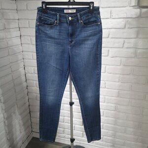 Signature by Levi Strauss High-Rise Skinny Ladies Size 29/30 Medium Wash Jeans